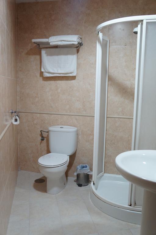 Hostal La Conilena コニル・デ・ラ・フロンテラ 部屋 写真