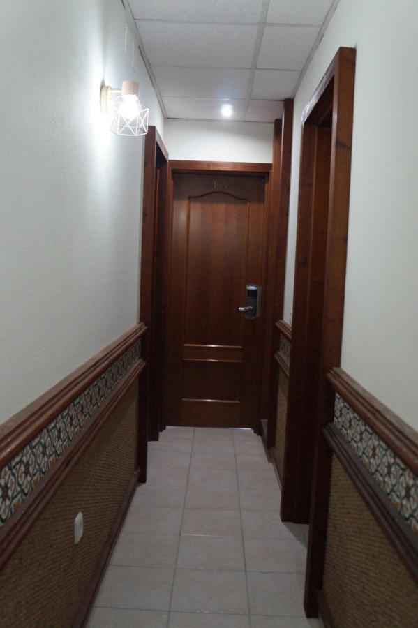 Hostal La Conilena コニル・デ・ラ・フロンテラ エクステリア 写真