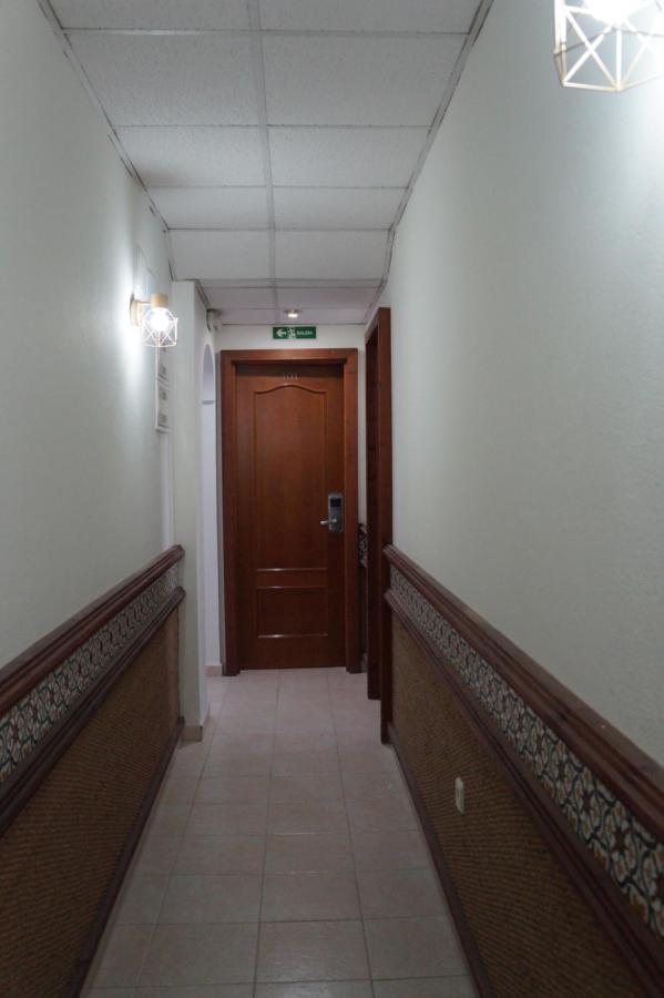 Hostal La Conilena コニル・デ・ラ・フロンテラ エクステリア 写真